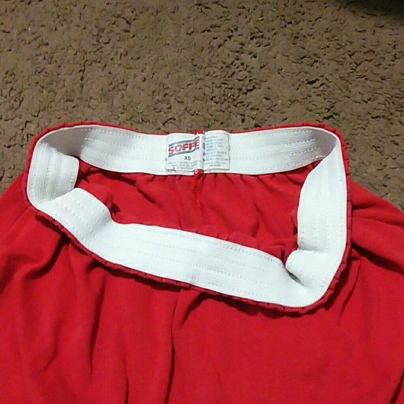 Red shorts - Picture 3 of 3
